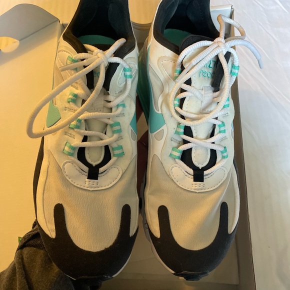 W Air Max 270 React/ Photon Dust/ Aurora Green-White/ Size 6 - Picture 3 of 9